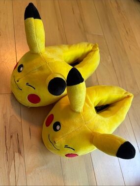 Pokémon Pikachu Ground Up Slippers
Youth Size 4/5